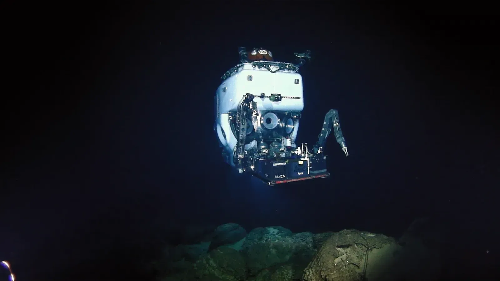 DeepSea Power & Light SeaLite Sphere — 2